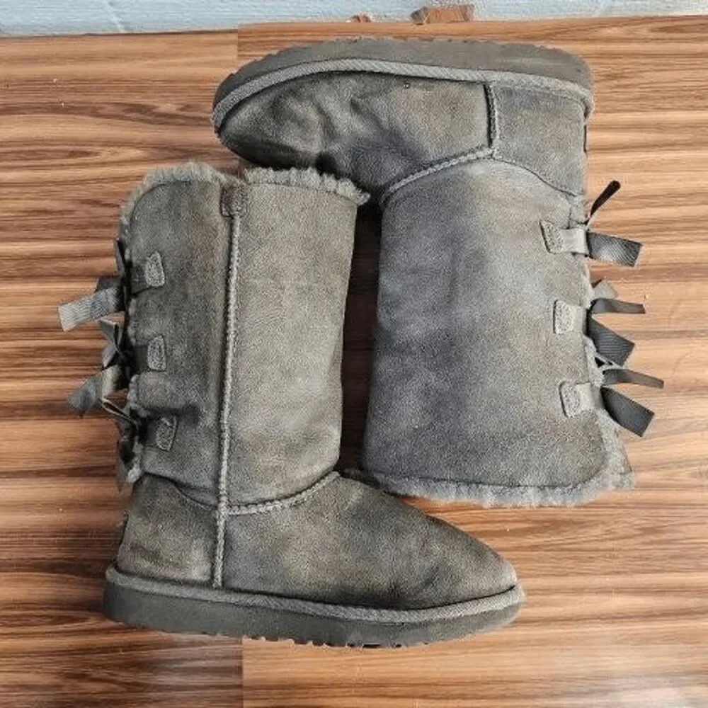 Ugg Girls' Bailey Bow Sheepskin Winter Calf‎ Boots gray Size 3